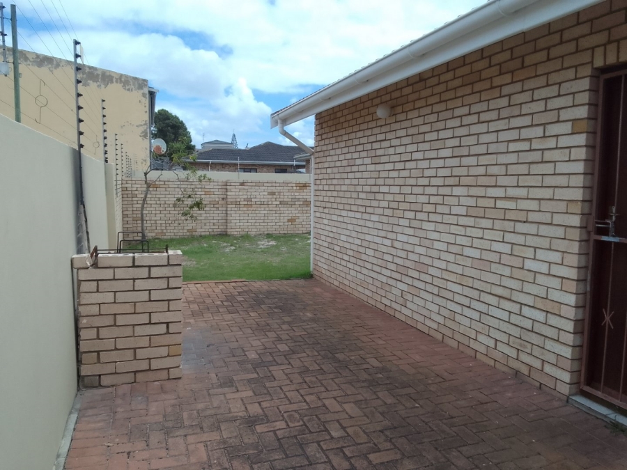 4 Bedroom Property for Sale in Summerstrand Eastern Cape